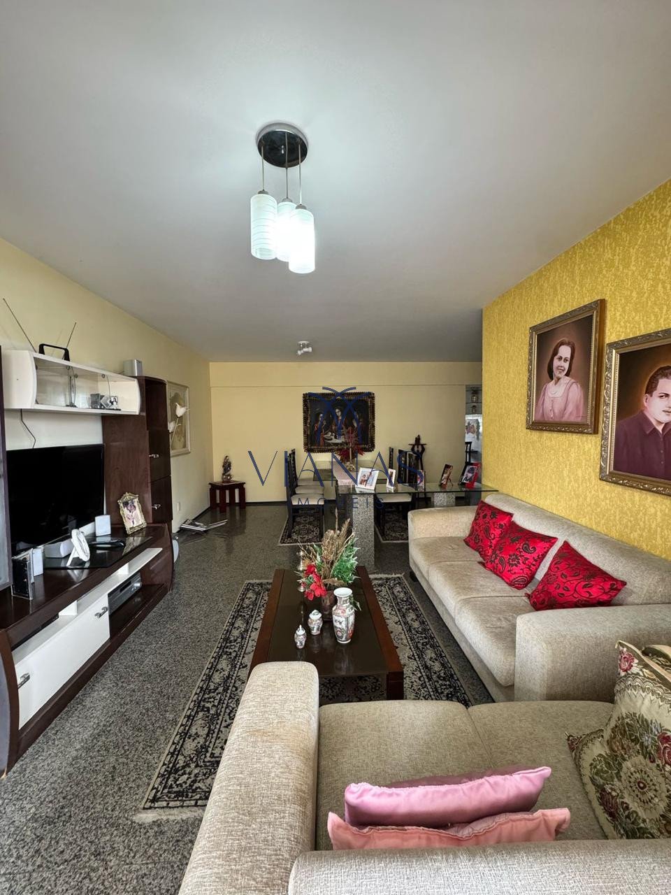 Apartamento com 3 Quartos e 3 banheiros à Venda, 140 m² por R$ 580.000